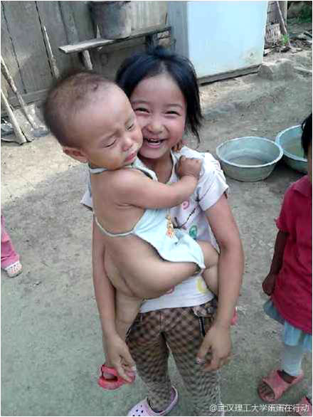 7��17�������������Є�(d��ng)���F(tu��n)�(du��)��η��(du��)��(du��)֧�̵ĺ��ӂ��M(j��n)���˼��L�����o���ӂ���ȥ�˺�(ji��n)�ε�������һ���(du��)�T�f(shu��)�����F(xi��n)�ڽK���˽⺢�ӂ�?y��u)�ʲô�?hu��)�t����߀�О�ʲô���С�С���֡���С�������@���ɽ·��ĺ��y�����еĺ����όW(xu��)ǰ߀���Ƚoţ��ݡ������D�ϵ�СŮ���mȻ���g����������ܵ��ѽ�(j��ng)ʮ�֋��졣