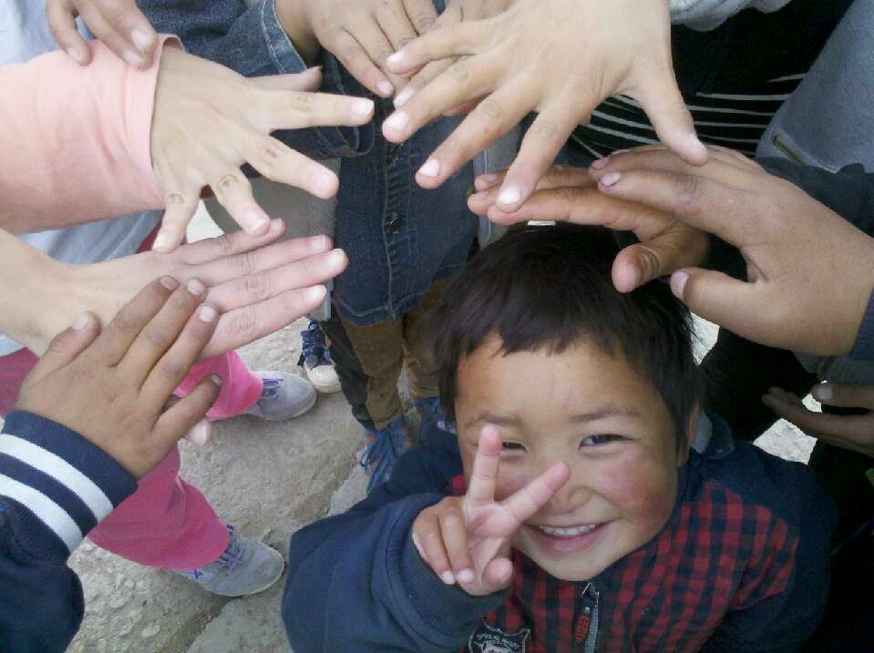 ��ӿƼ���W(xu��)���t�ġ�֧��꠵�꠆T���˴Ό��`�����ຣʡ�ຣ�����Ҵ�Ĺ��W(xu��)У��7��15�գ�꠆T��?y��u)麢�ӂ���ȥ�ˌW(xu��)��(x��)��Ʒ���w����Ʒ�ͽ̌W(xu��)���Y��ϣ�����H��׌����ͯ���õ�����͌W(xu��)��(x��)��߀��׌���ӂ��˽����������Ϣ���������ܵ������P(gu��n)�����D�麢�ӂ��挦꠆T���R�^ϲЦ��_��