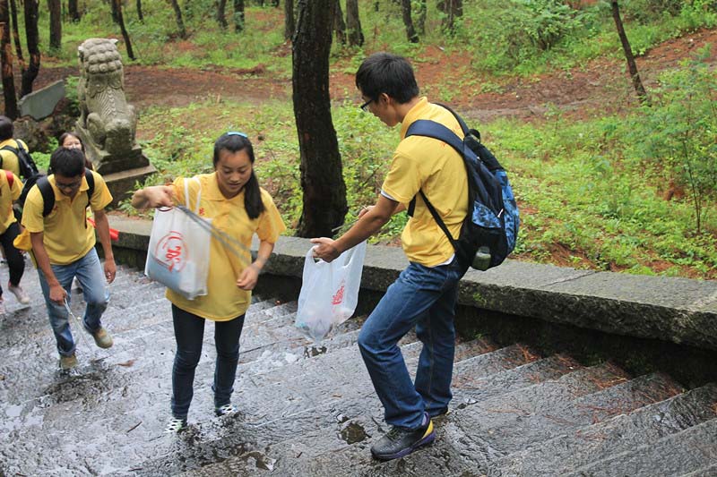 ��ǧ�{ɽ����ͽ����߻��(d��ng)�����(du��)�T����ʰ���^(q��)�����������Ƶĭh(hu��n)��������