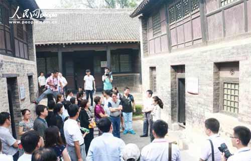 ���L�F(tu��n)�ɆT�ڰ�·܊һ���Ŏ�˾��fַ�J(r��n)�� ȡ�v������ꑼӽ� �z��