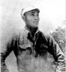 ���һ���1911��1941������Ұ�Q���M�壬�|��ʡ�|�(y��ng)�hʯ��(ch��ng)��������1930������Ї�(gu��)���a(ch��n)�h��1931�ꡰ��һ�ˡ���׃���l(f��)����(j��ng)У��ͬ��������W(xu��)���ؼ��l(xi��ng)���ա�1932��5���ڼ��l(xi��ng)�M����ƽ�|�����x��܊�����������ô����£�ָ�]����(zh��n)�`��C(j��)��(d��ng)���˷Q��С��������1935�ꅢ�ӡ�һ��.�š��W(xu��)����(��i)��(gu��)�\(y��n)��(d��ng)�����u(y��)���\(y��n)��(d��ng)�еġ���������1939�����A��������(li��n)܊˾��T����ף��ΰ�·܊�x�켽܊�^(q��)��ʮ�F(tu��n)�F(tu��n)�L(zh��ng)��1941��2��4�����r(sh��)�ΰ�·܊�x�켽܊�^(q��)��ʮ�F(tu��n)�F(tu��n)�L(zh��ng)���һ�����ָ�]�����R�I(y��ng)��(zh��n)���в��Ҡ�������H30�q��