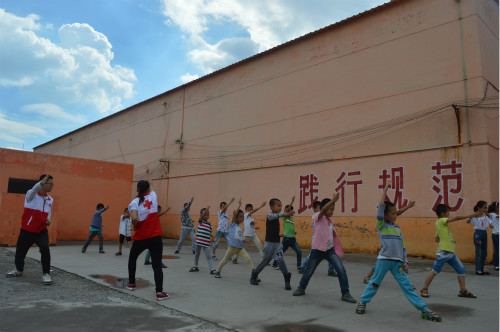 �x�ЌWԺ�tʮ��ů��־Ը����꠵�ɽ��ʡ�����н��ڿh��Ȫ�l(xi��ng)־Ը���������Ȫ�l(xi��ng)�ĺ��ӂ��_�O(sh��)��ȭ���n�����g(sh��)�n�������w�|(zh��)�����M��������ȫ��l(f��)չ�� (2)