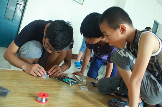 �Ї�ʯ�ʹ�W(xu��)���A�|������֮�������̈F(tu��n)��ɽ�|ʡ�S�u��(j��ng)��(j��)�_�l(f��)�^(q��)ᘌ�����(w��)���ˆT��Ů�����؃�ͯ�_չ������(d��ng)�����H�_�O(sh��)�Z��(sh��)���n�̽̌W(xu��)��߀�_չҕ�l�̌W(xu��)��ħ�g(sh��)��ħ�����L�����dȤ��n���� (3)