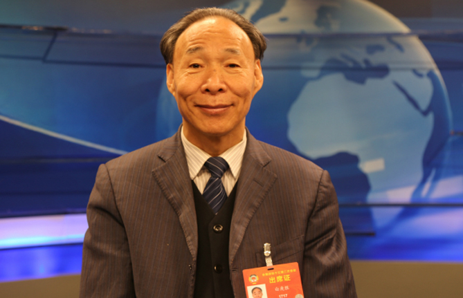 全國政協(xié)常委、中國作家協(xié)會副主席白庚勝：民族文化的保護與發(fā)展