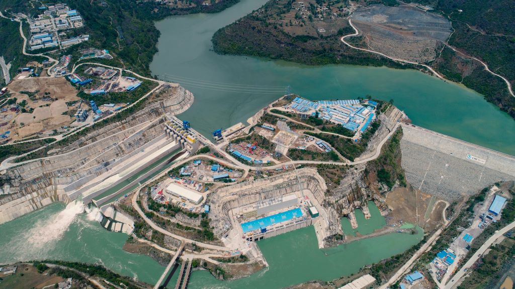 中巴經(jīng)濟走廊首個水電項目——巴基斯坦卡洛特水電站。（三峽集團供圖）