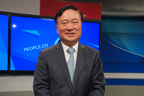 中國(guó)五礦集團(tuán)有限公司黨組書記、董事長(zhǎng)翁祖亮做客人民網(wǎng)。實(shí)習(xí)生趙晉杰攝