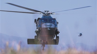 陸軍某旅組織飛行訓(xùn)練